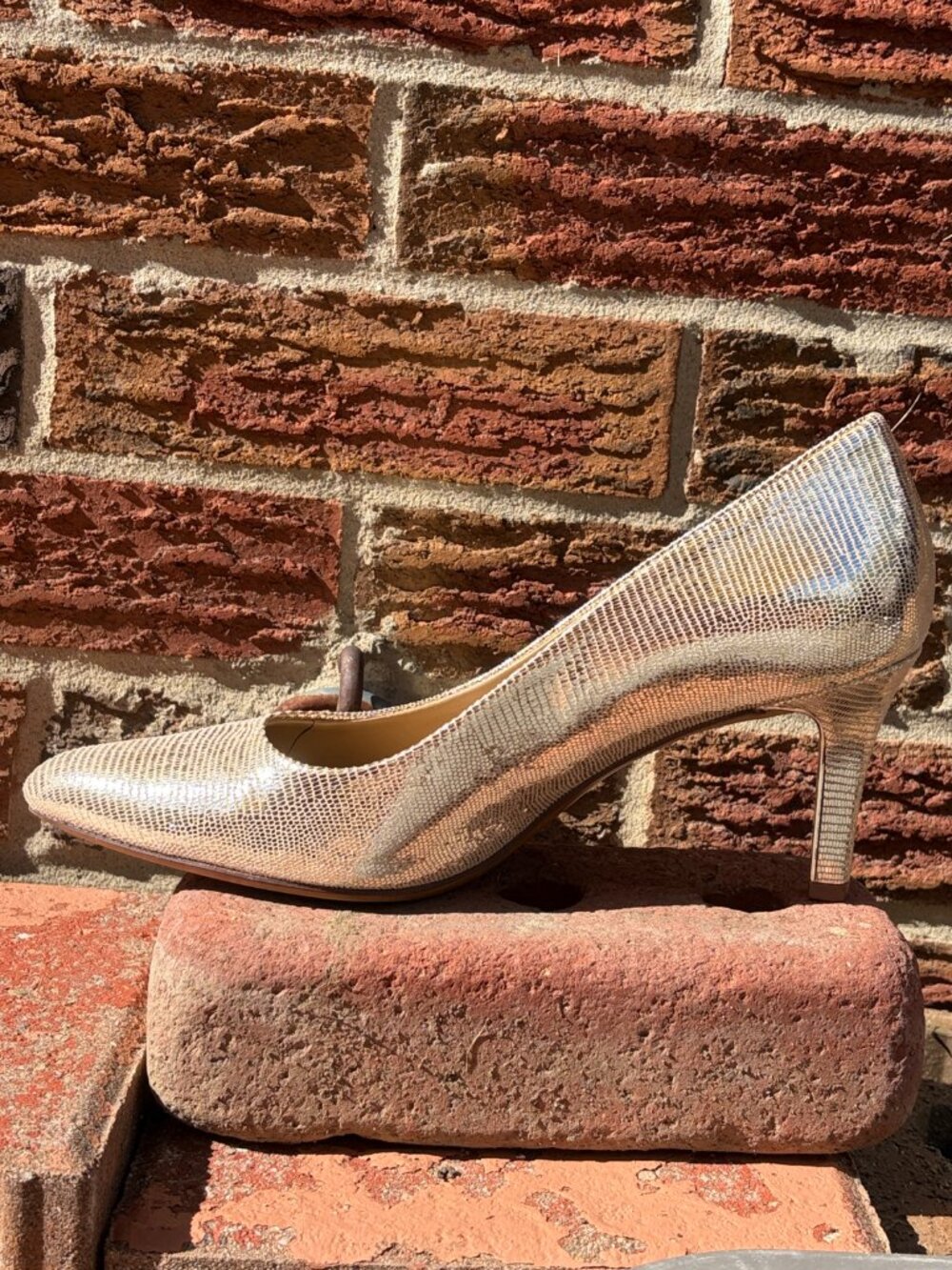 Naturalizer Metallic Gold Pointed Toe Pumps Heels Size 8M